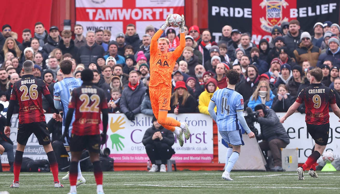 Tamworth vs Tottenham (19:30 – 12/01) | Xem lại trận đấu