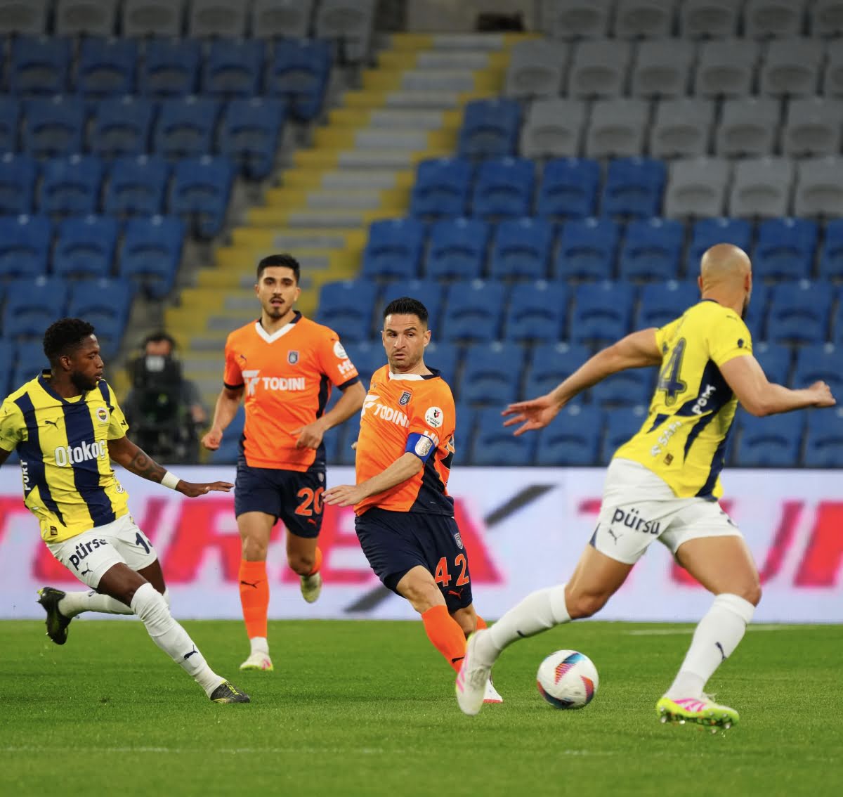 Basaksehir FK vs Fenerbahce (00:00 – 10/05) | Xem lại trận đấu