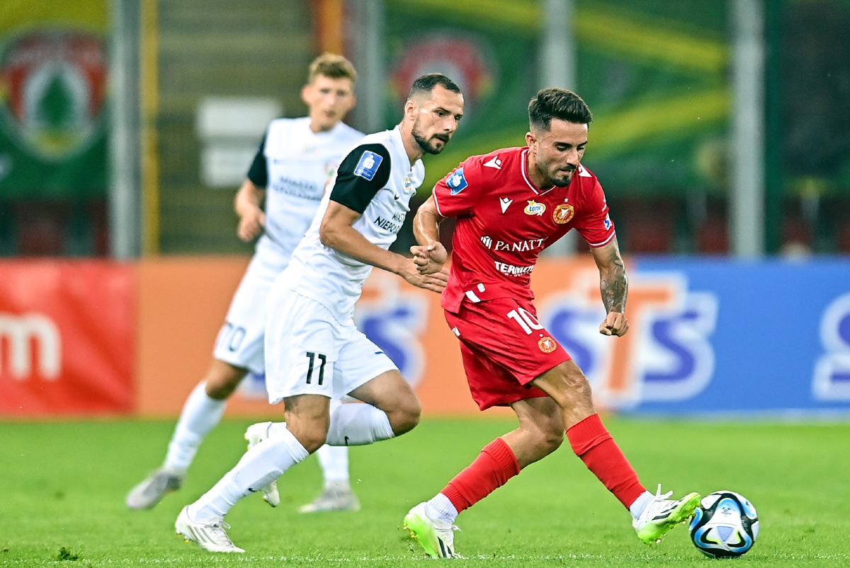 Nhận định soi kèo Widzew Lodz vs Puszcza lúc 00h00 ngày 20/5/2025