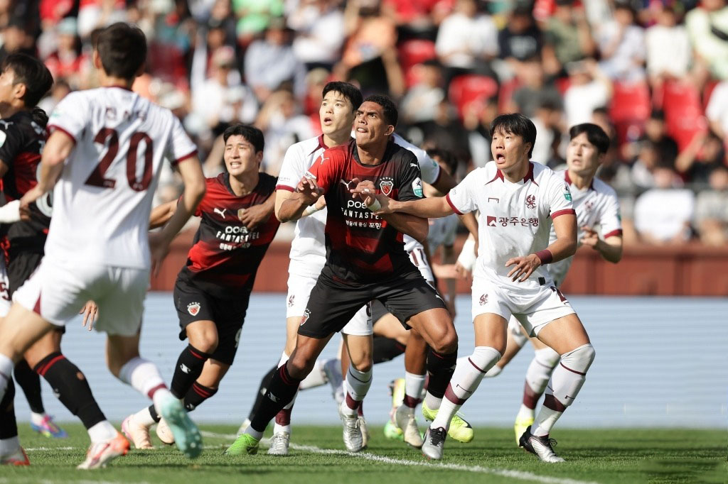nhan-dinh-soi-keo-pohang-steelers-vs-suwon-luc-17h30-ngay-22-7-2025-1