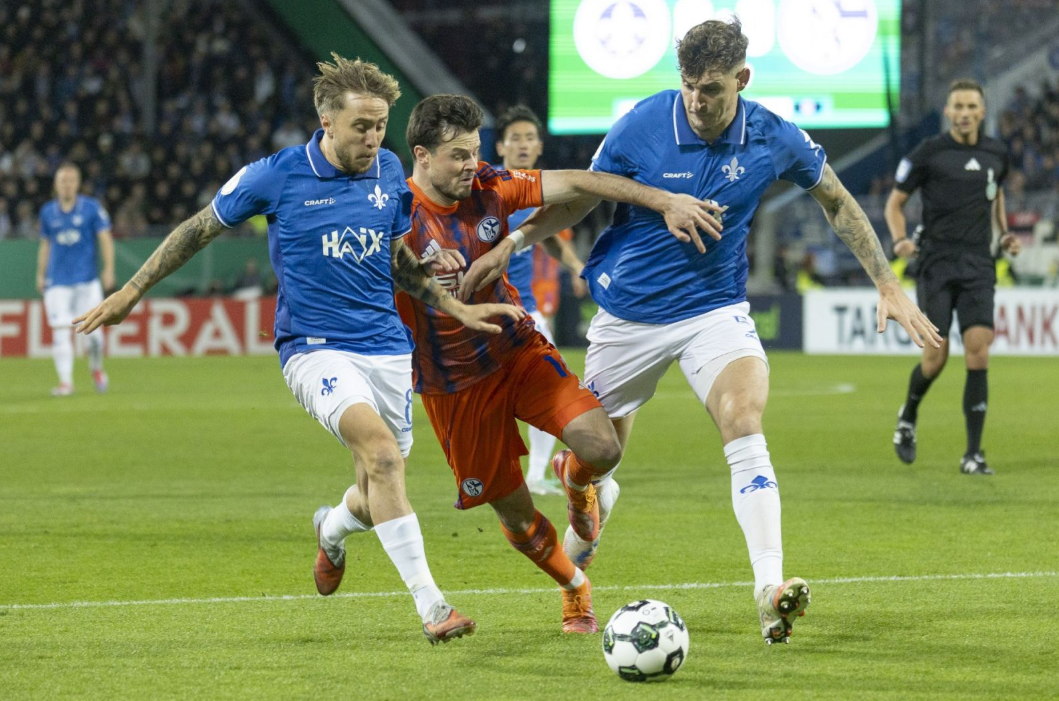 Darmstadt 98 vs Schalke 04 (02:45 – 30/10) | Xem lại trận đấu