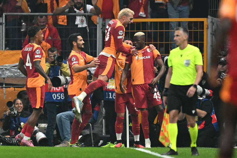 Nhận định soi kèo Ajax vs Galatasaray lúc 3h00 ngày 6/11/2025