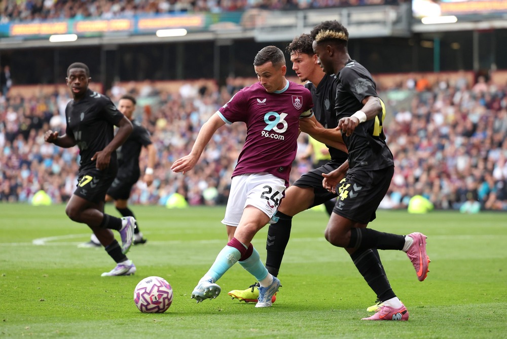 Nhận định soi kèo Sunderland vs Burnley lúc 03h00 ngày 3/2/2026