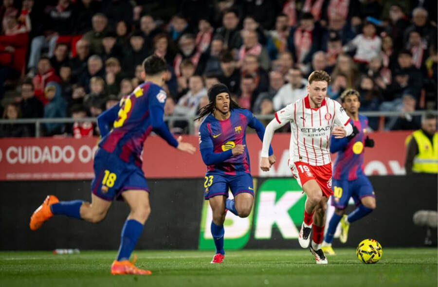 Girona vs Barcelona (03:00 – 17/02) | Xem lại trận đấu